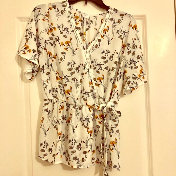 Short Sleeve Tie Waist Top - Picture 1 of 1
